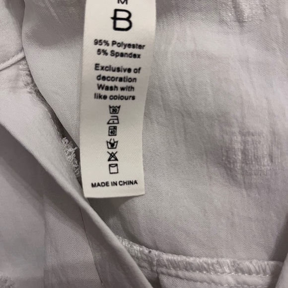 White‎ Textured Short Sleeve Blouse - Picture 3 of 3